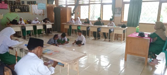 Dewan Guru MIN 1 Tebo Antusias Laksanakan Pembelajaran di Dalam Kelas