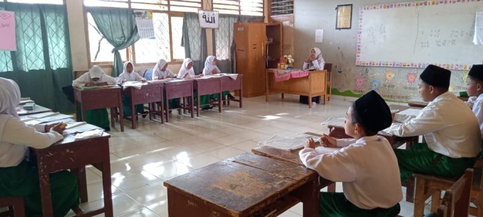 Siswa Kelas Tinggi MIN 1 Tebo Tunjukkan Semangat Belajar Bersama Dewan Guru