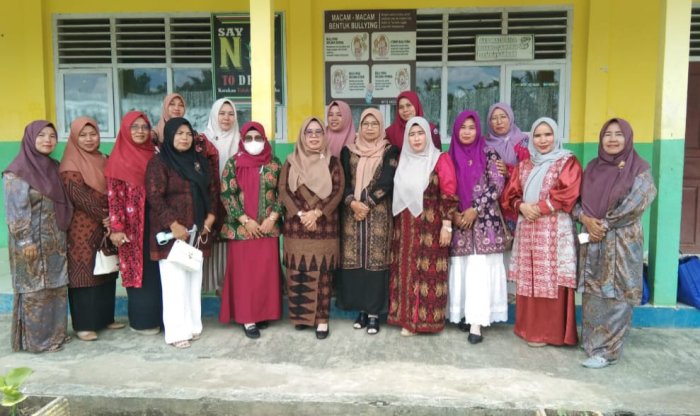 Dharma Wanita Persatuan Gelar Silaturahmi di MTsN 3 Tebo Dharma Wanita Persatuan Gelar Silaturahmi di MTsN 3 Tebo