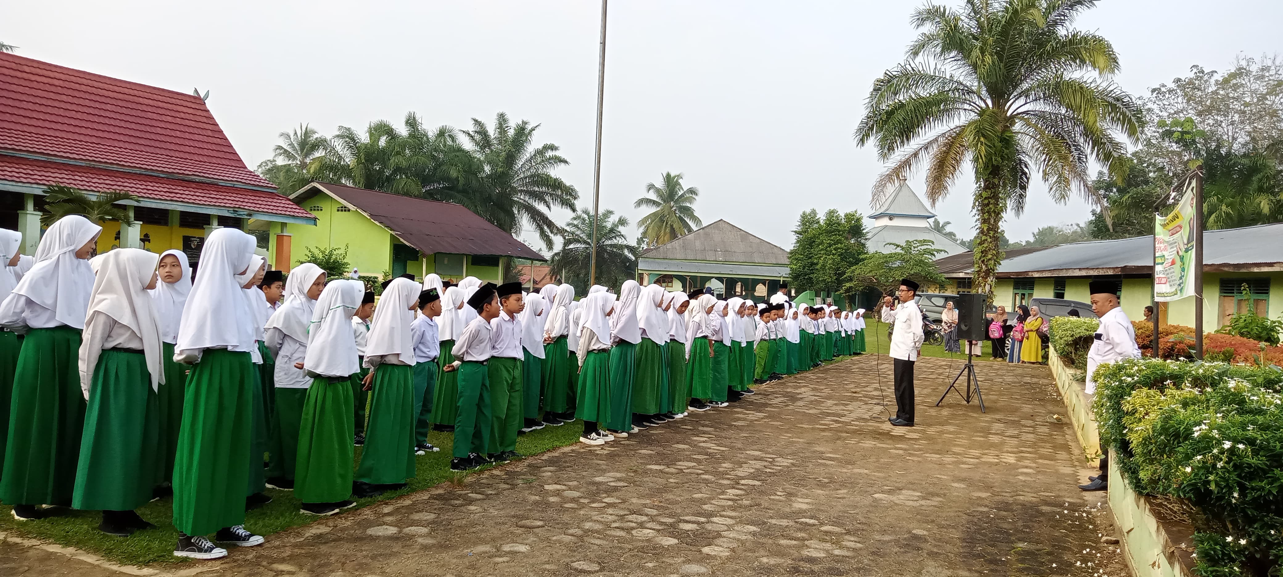 Gempar....MIN 1 Tebo Beri Hadiah Kepada Siswa Baru Pada MATSAMA 2024 Gempar....MIN 1 Tebo Beri Hadiah Kepada Siswa Baru Pada MATSAMA 2024