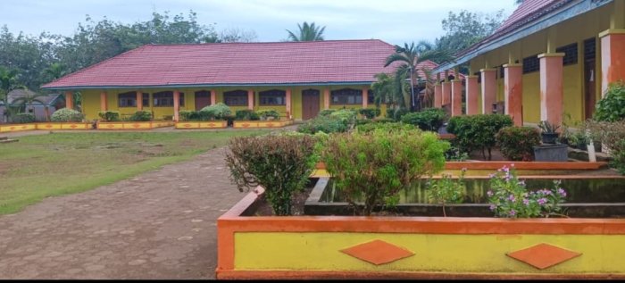 MIN 1 Tebo Perkuat Komitmen Ciptakan Madrasah Bersih di Saat Libur Semester Berlangsung MIN 1 Tebo Perkuat Komitmen Ciptakan Madrasah Bersih di Saat Libur Semester Berlangsung