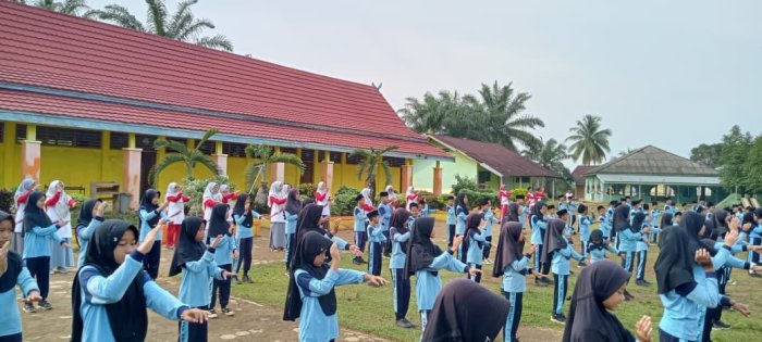 Guru MIN 1 Tebo Ikuti Senam Sehat Setiap Sabtu