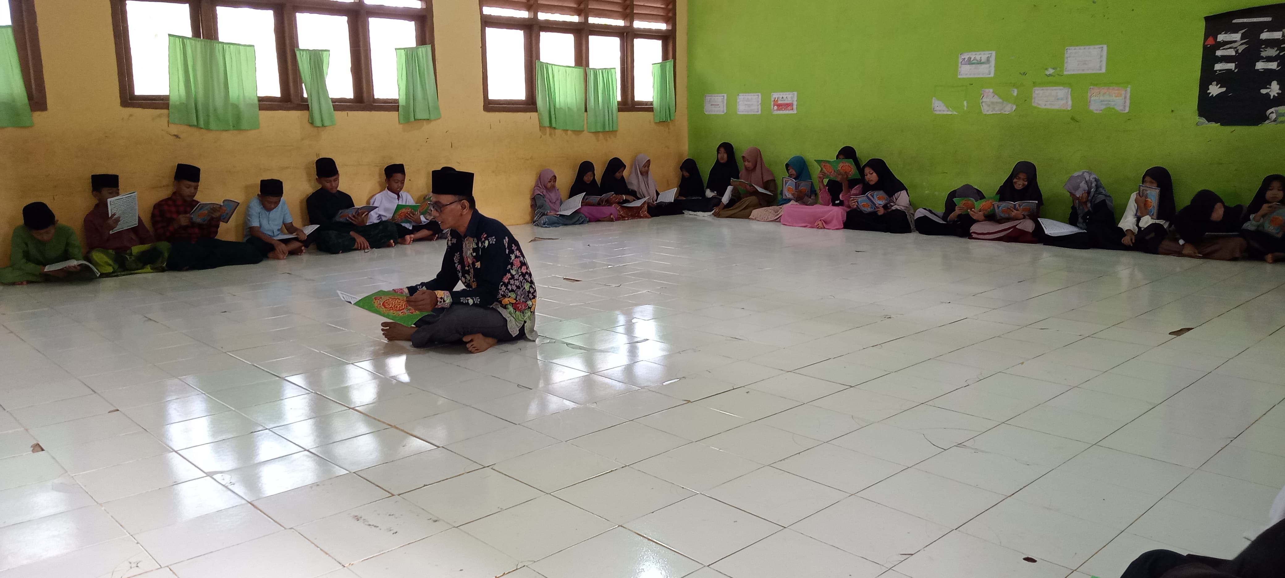 MIN 1 Tebo Gelar Khatam Al-Quran di Madrasah