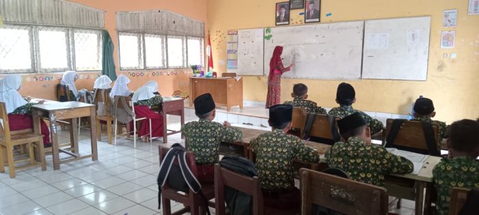 Siswa Kelas Tinggi MIN 1 Tebo Antusias Ikuti Pembelajaran Tuntut Ilmu Bersama Dewan Guru Siswa Kelas Tinggi MIN 1 Tebo Antusias Ikuti Pembelajaran Tuntut Ilmu Bersama Dewan Guru