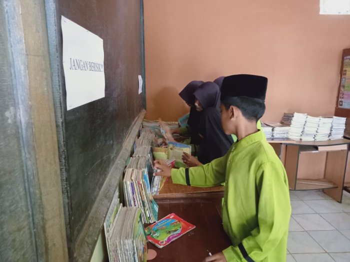 MIN 1 Tebo Tingkatkan Layanan Kunjungan Perpustakaan Perkuat Literasi Membaca