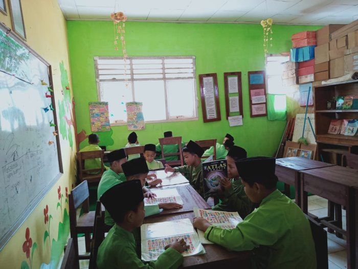 Siswa MIN 1 Tebo Aktif Tingkatkan Minat Baca di Perpustakaan Madrasah