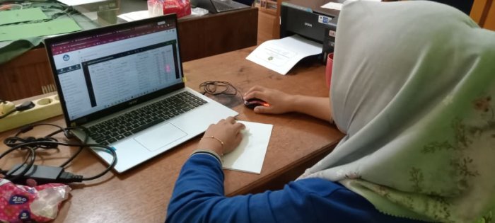 Operator MIN 1 Tebo Cetak Daftar Kolektif Hasil Tes Kemampuan Akademik (TKA) Tahun 2026 Operator MIN 1 Tebo Cetak Daftar Kolektif Hasil Tes Kemampuan Akademik (TKA) Tahun 2026