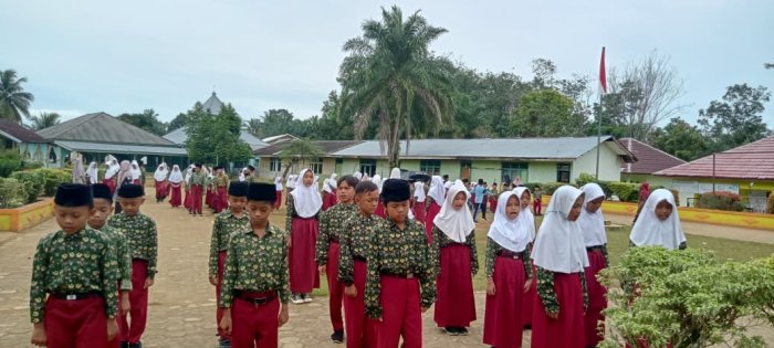 Seluruh Siswa MIN 1 Tebo, Kobarkan Semangat Tunjukkan Kekompakan  Dalam Pembiasaan LKBB
