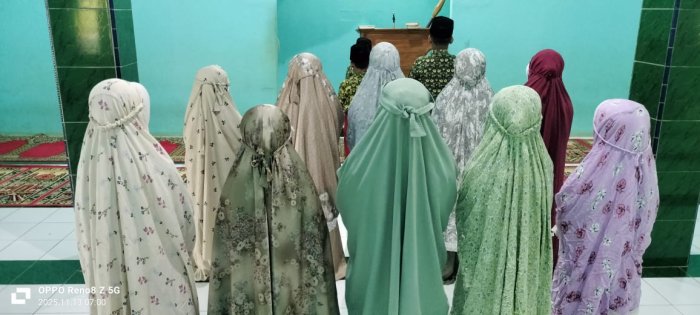 Siswa Kelas 4 MIN 1 Tebo Tunjukkan Semangat  Laksanakan Pembiasaan Sholat Dhuha di Hari Kamis