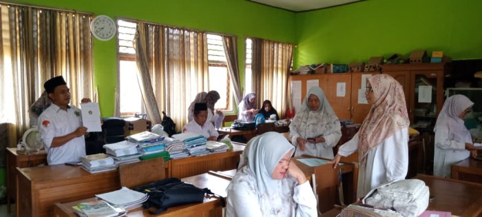 MIN 1 Tebo Rampungkan Berkas Pencairan TPG Bagi ASN di Lingkungan Madrasah
