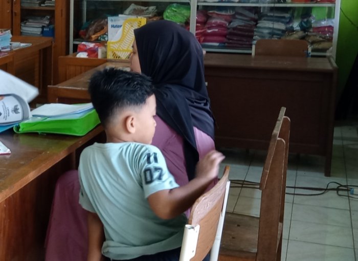 Wali Murid Antusias Sukseskan Pendaftaran Murid Baru di MIN 1 Tebo