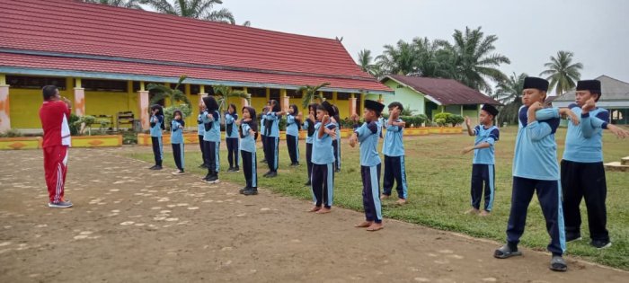 Siswa Kelas 6B Antusias Ikuti Praktik Lari Sprint PJOK