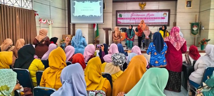 Dharma Wanita Persatuan Gelar Silaturahmi di Kantor Kemenag Tebo Dharma Wanita Persatuan Gelar Silaturahmi di Kantor Kemenag Tebo