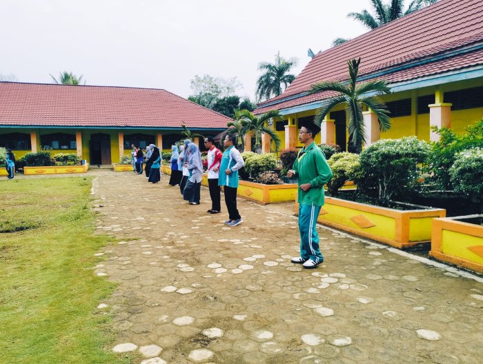 Kepala MIN 1 Tebo Beserta  Dewan Guru  Ikuti Senam Sehat Bersama