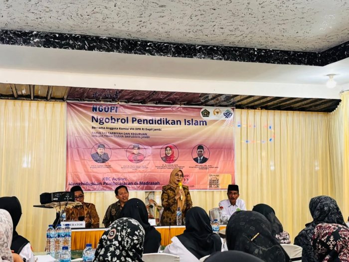 Guru MIN 1 Tebo Ikuti Sosialisasi Kurikulum Berbasis Cinta Di Muara Tebo Guru MIN 1 Tebo Ikuti Sosialisasi Kurikulum Berbasis Cinta Di Muara Tebo