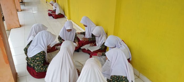 Siswa MIN 1 Tebo Adakan Belajar Bersama Sebelum Pelaksanaan  Sumatif Akhir Semester di Mulai