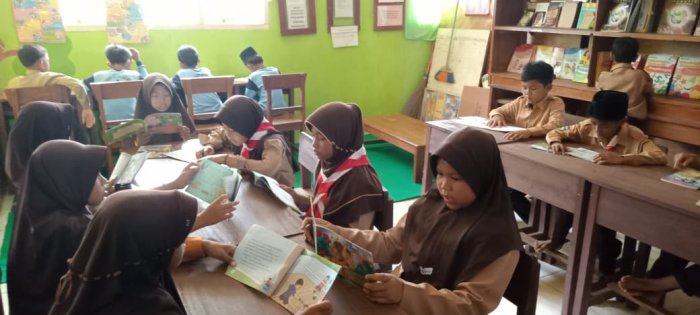 Siswa MIN 1 Tebo Rutin Kunjungi Perpustakaan Setiap Hari