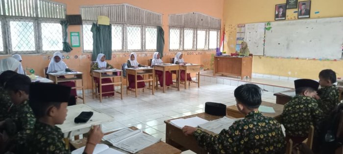 Siswa Kelas Tinggi MIN 1 Tebo Antusias Laksanakan Pembelajaran Siswa Kelas Tinggi MIN 1 Tebo Antusias Laksanakan Pembelajaran